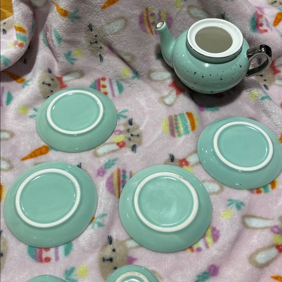 Pottery Barn tea set - Picture 8 of 8